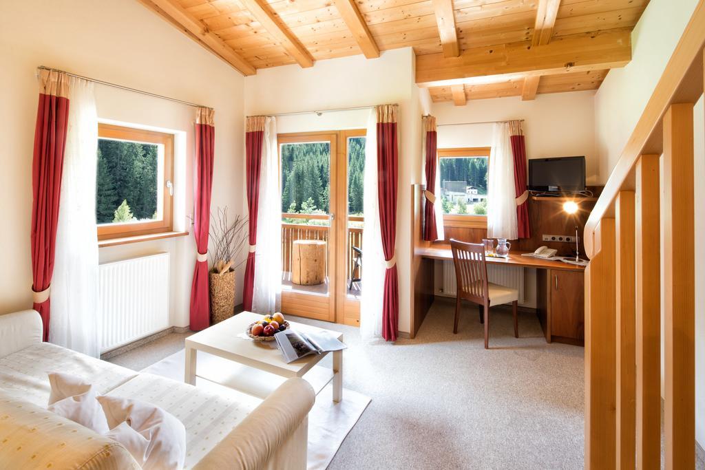 Hotel Ortler Ultimo Ruang foto